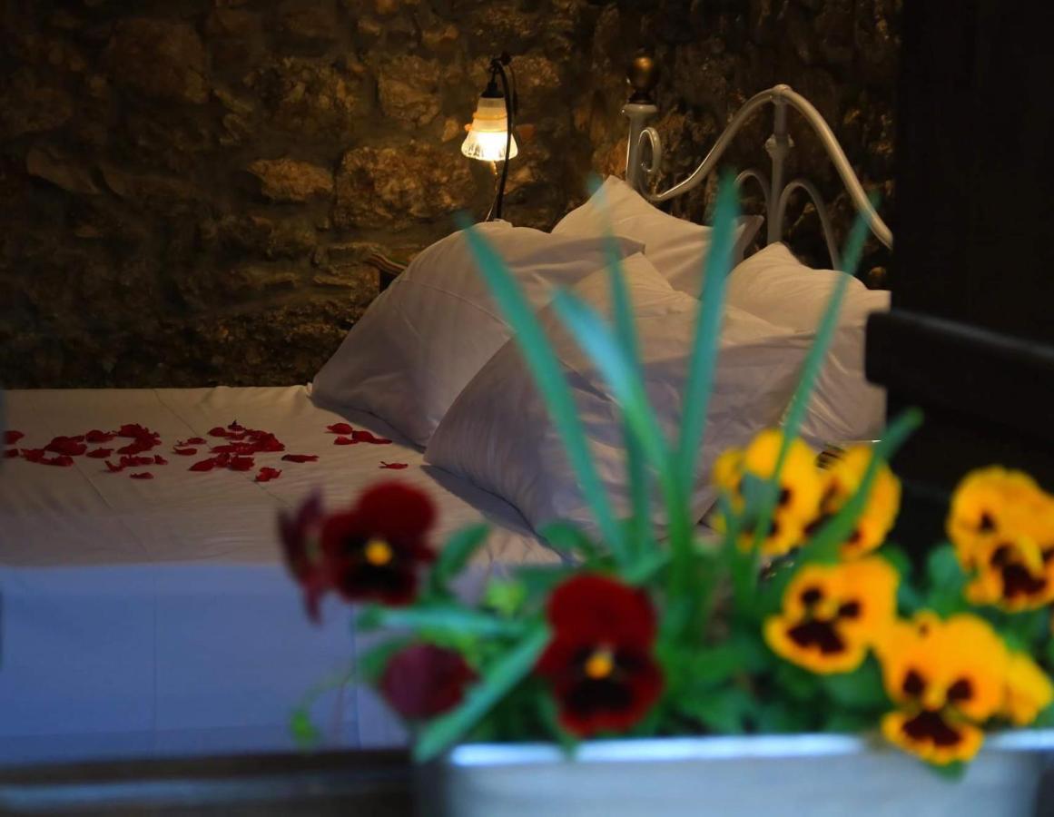 The Stone Suite Moraḯtika Ngoại thất bức ảnh