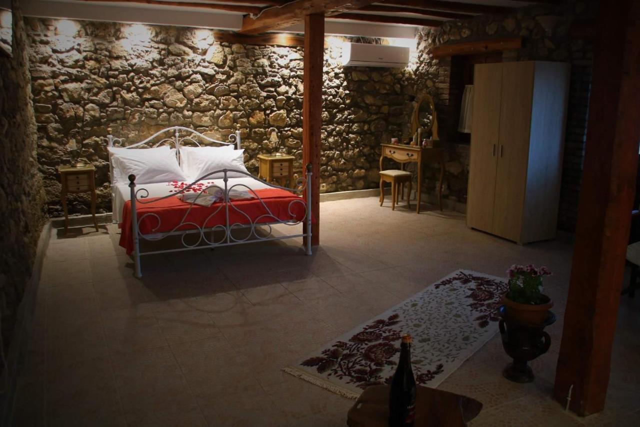 The Stone Suite Moraḯtika Ngoại thất bức ảnh