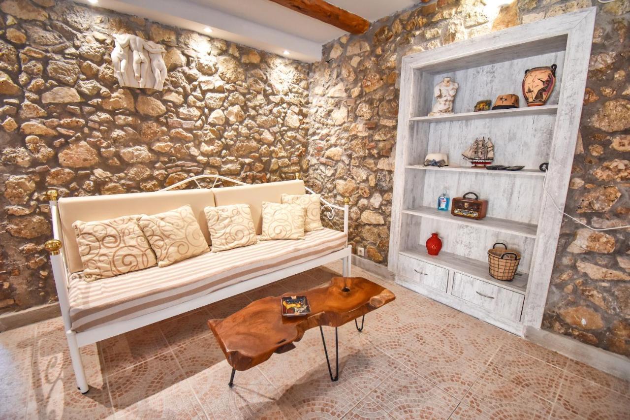 The Stone Suite Moraḯtika Ngoại thất bức ảnh