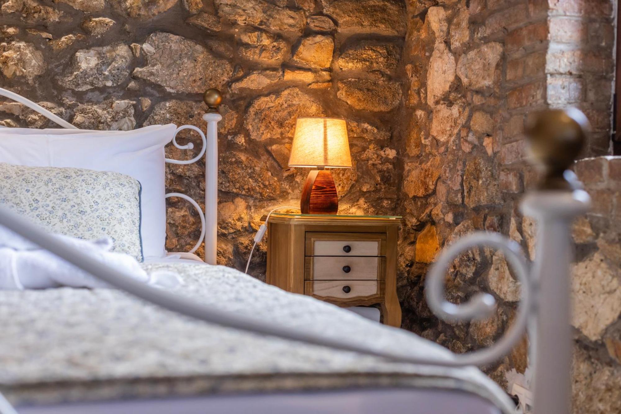 The Stone Suite Moraḯtika Ngoại thất bức ảnh
