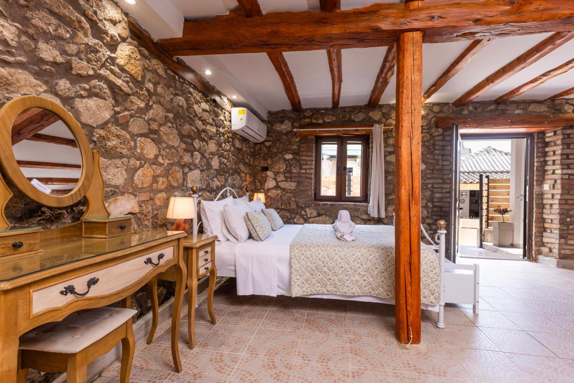 The Stone Suite Moraḯtika Ngoại thất bức ảnh