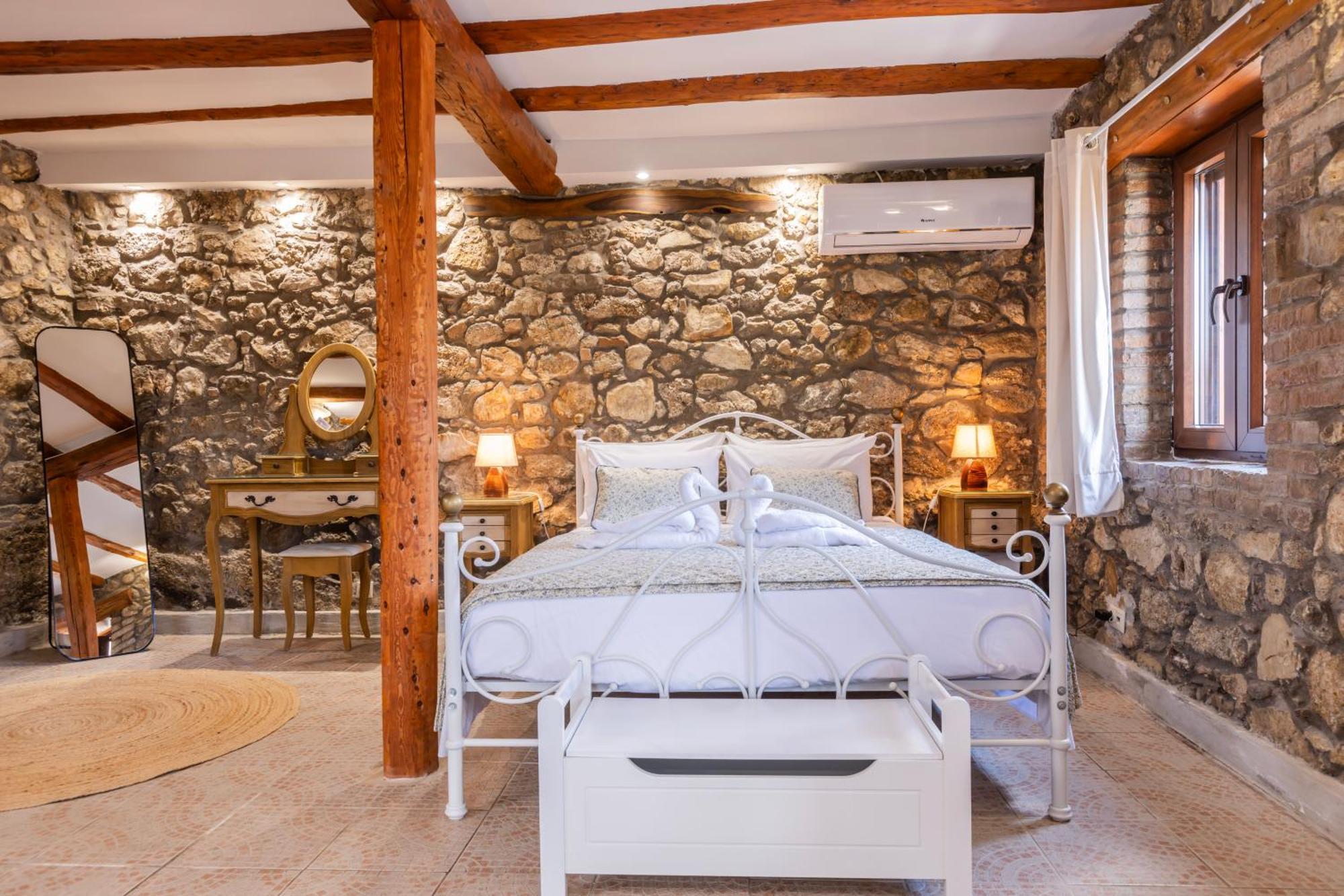 The Stone Suite Moraḯtika Ngoại thất bức ảnh